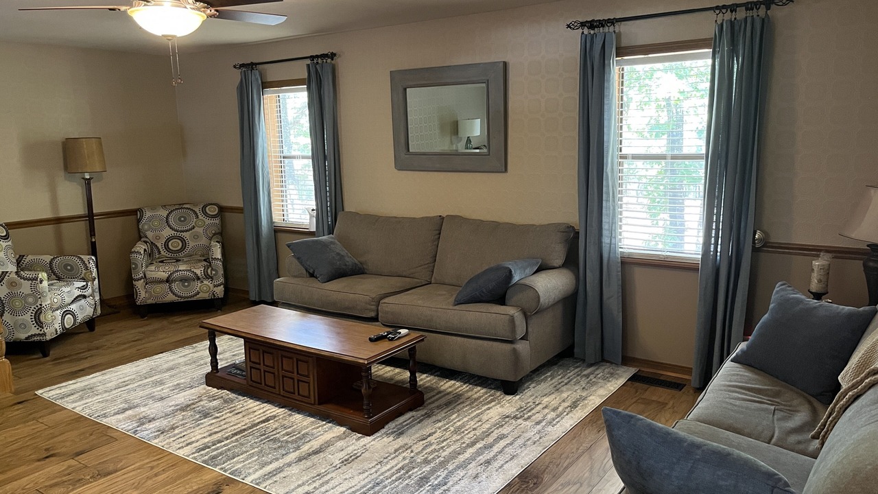 Photo of Livingroom in Greers Ferry