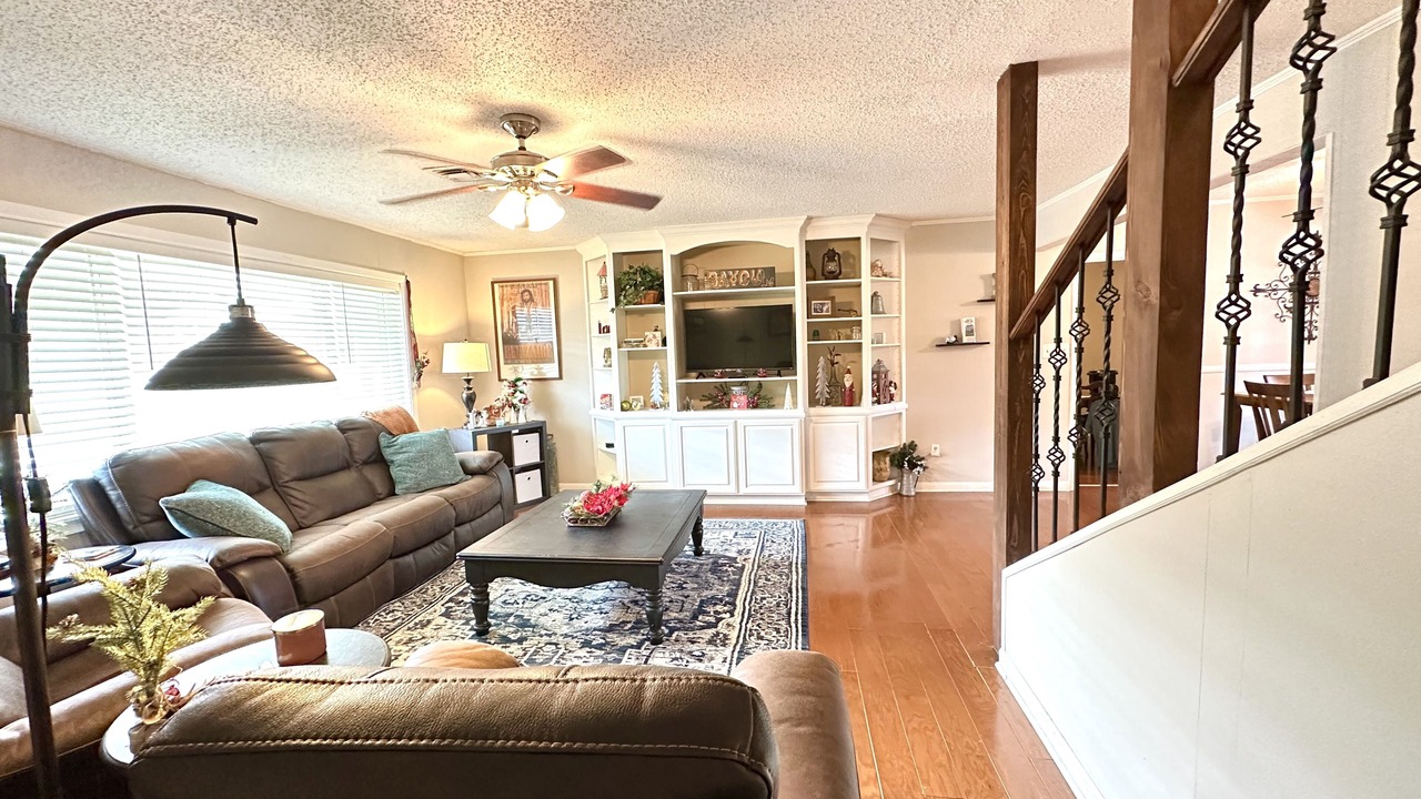 Photo of Livingroom in Bayou Vista