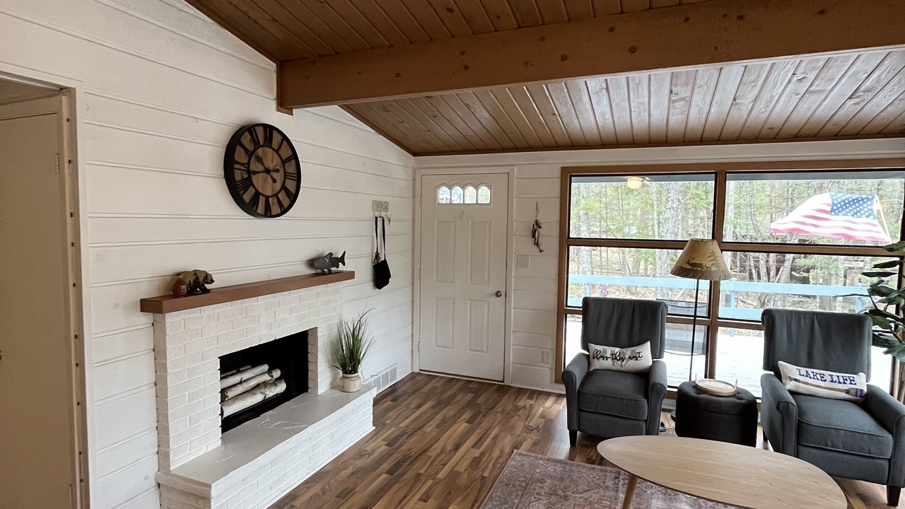 Photo of Livingroom in Three Lakes