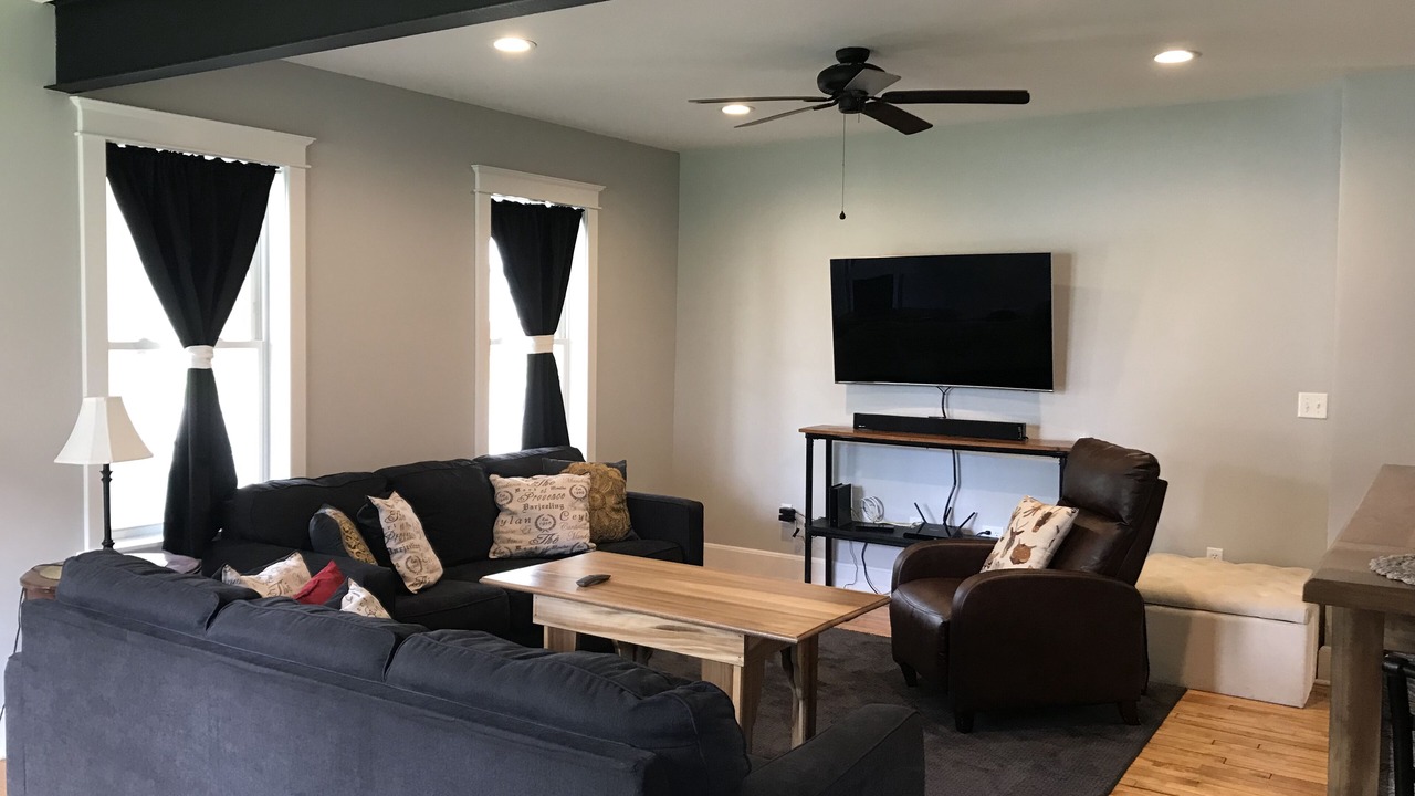Photo of Livingroom in Town of Smyrna