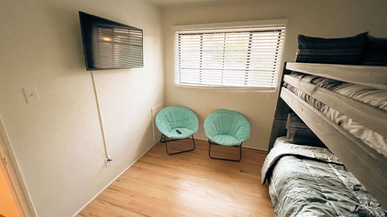 Photo of Bedroom in Highland Business