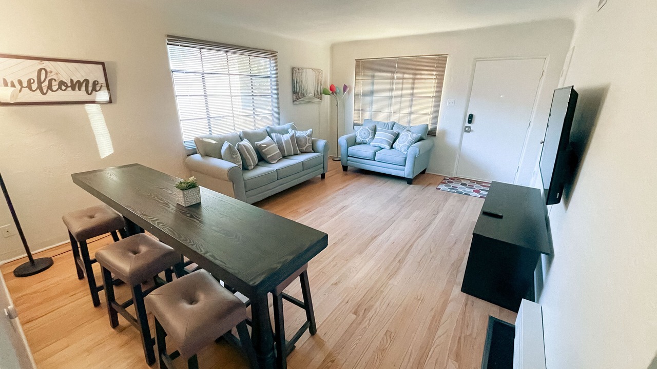 Photo of Livingroom in Highland Business