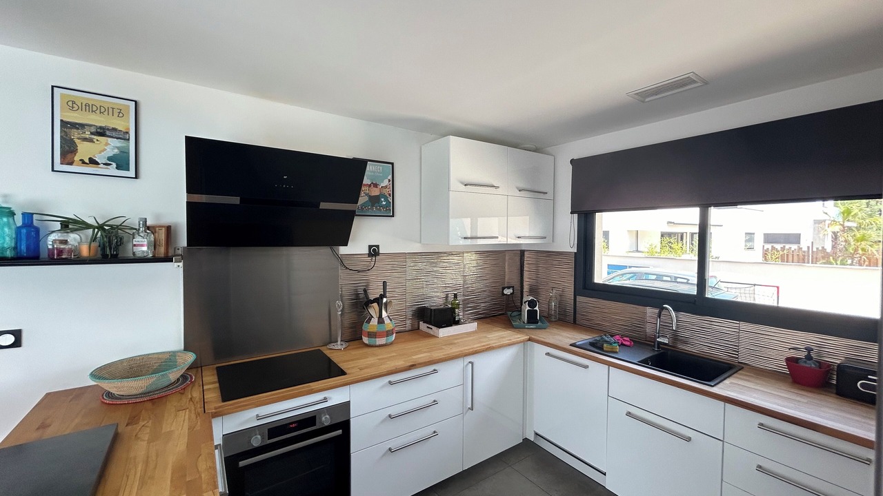 Photo of Kitchen in Sainte-Marie-la-Mer