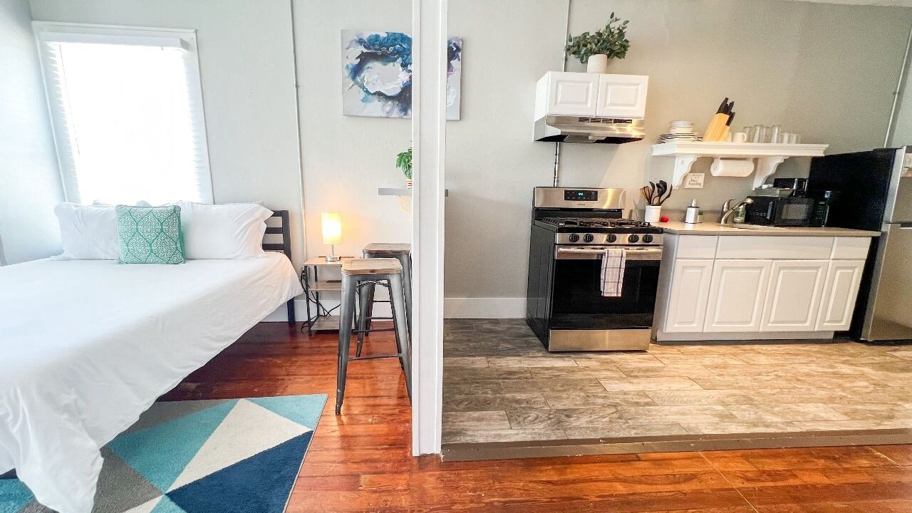 Photo of Bedroom in Central City