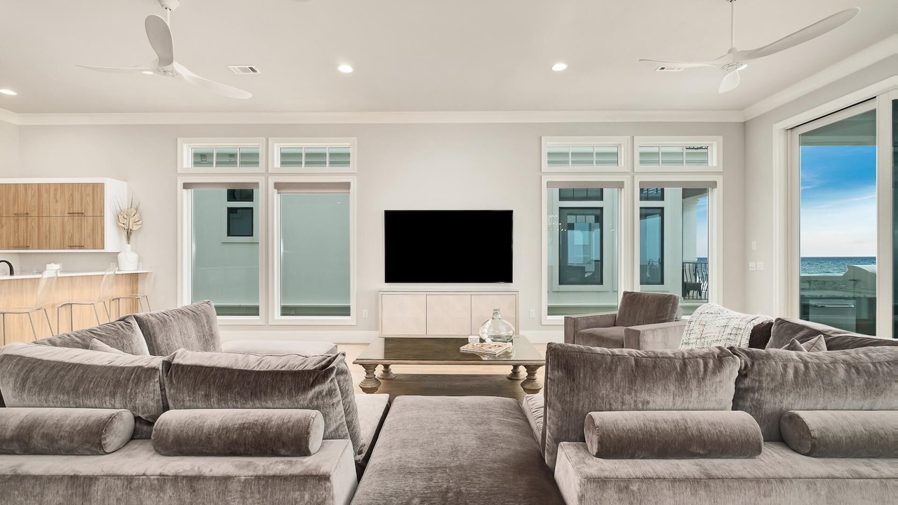 Photo of Livingroom in Miramar Beach