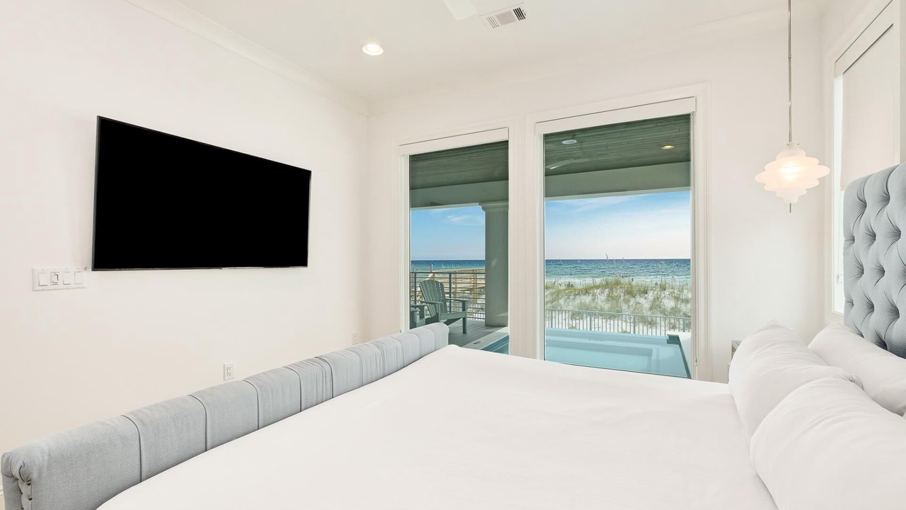 Photo of Bedroom in Miramar Beach