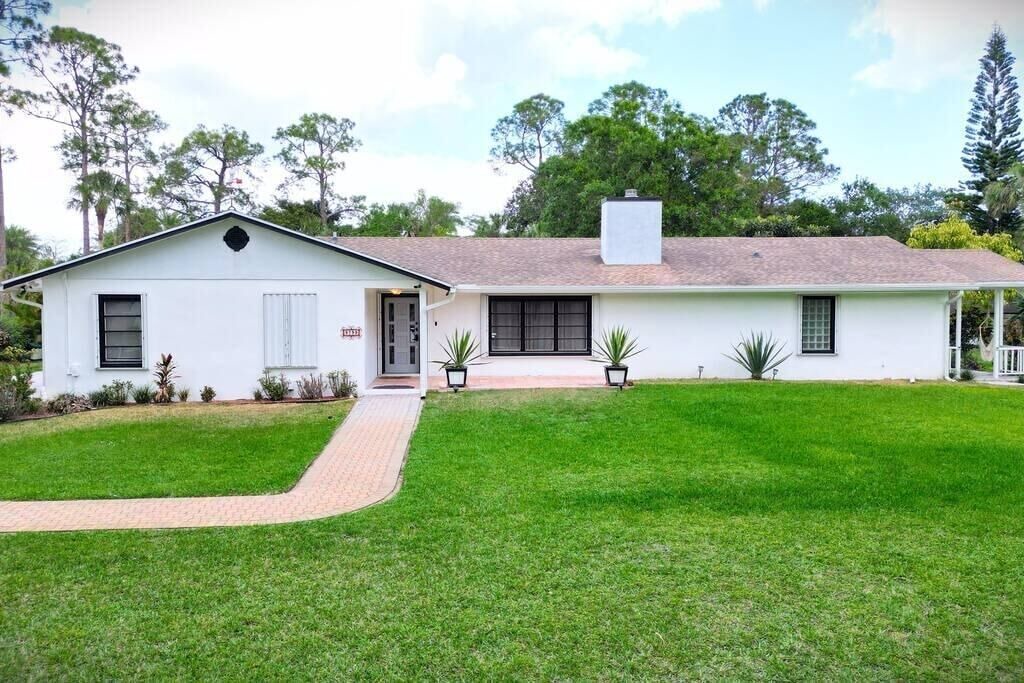 Photo of Outdoor in Jupiter Farms
