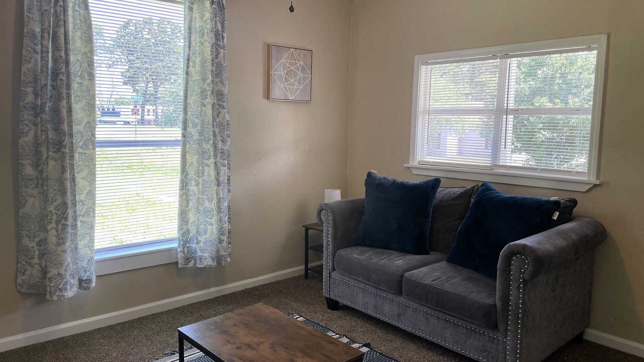 Photo of Livingroom in East of Broadway