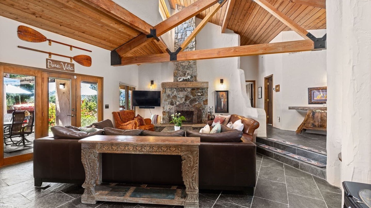 Photo of Livingroom in Templeton