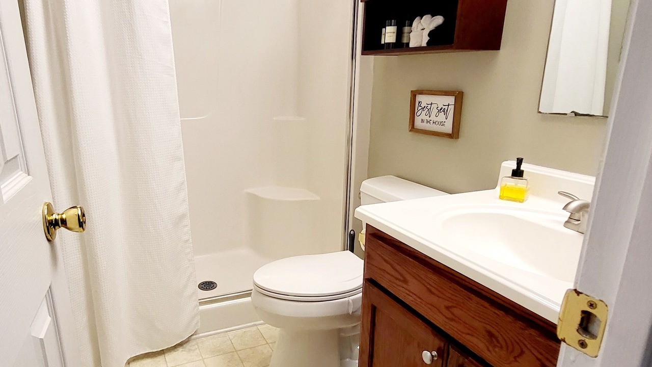 Photo of Bathroom in Pine Forest