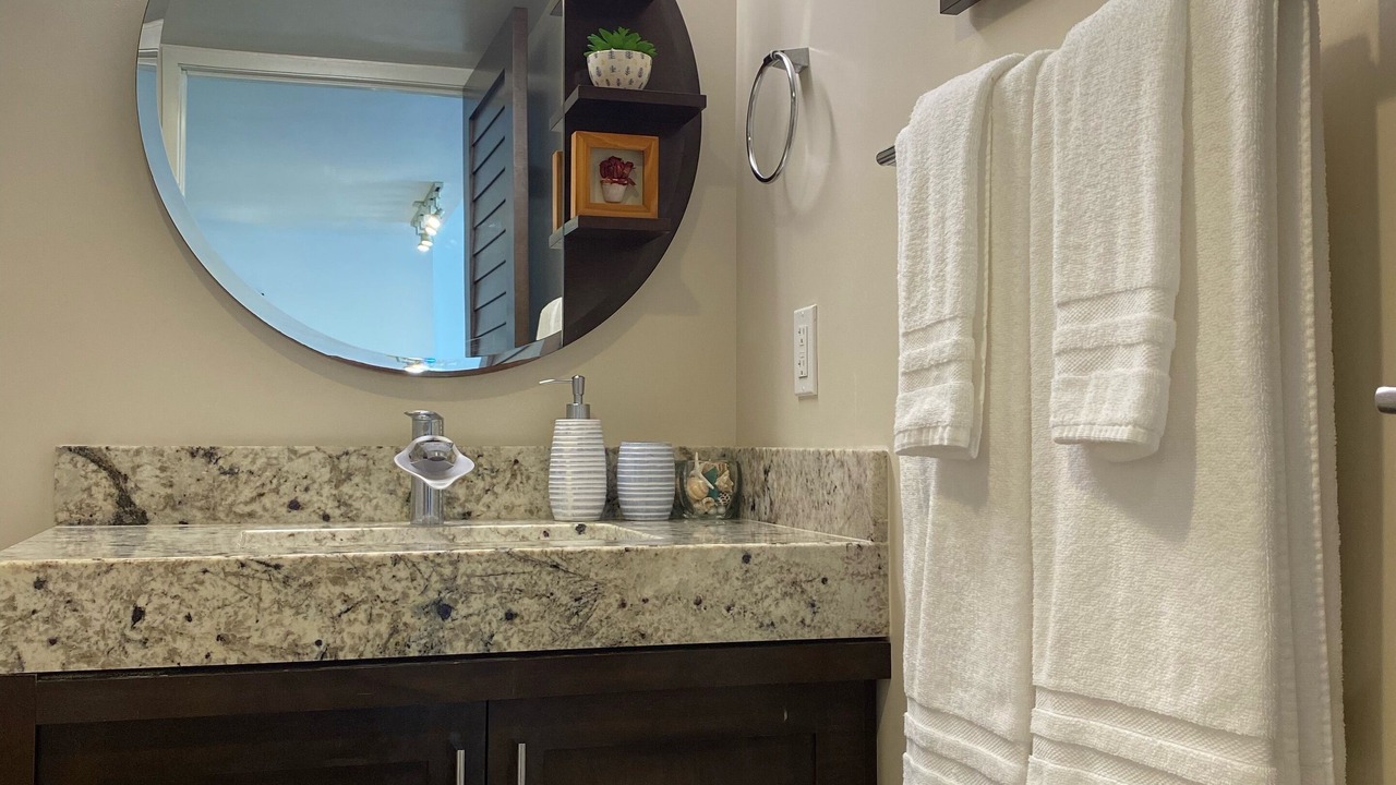 Photo of Bathroom in Waikiki