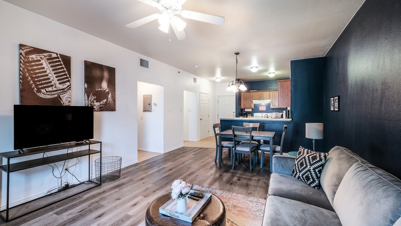 Photo of Livingroom in Medical Center District