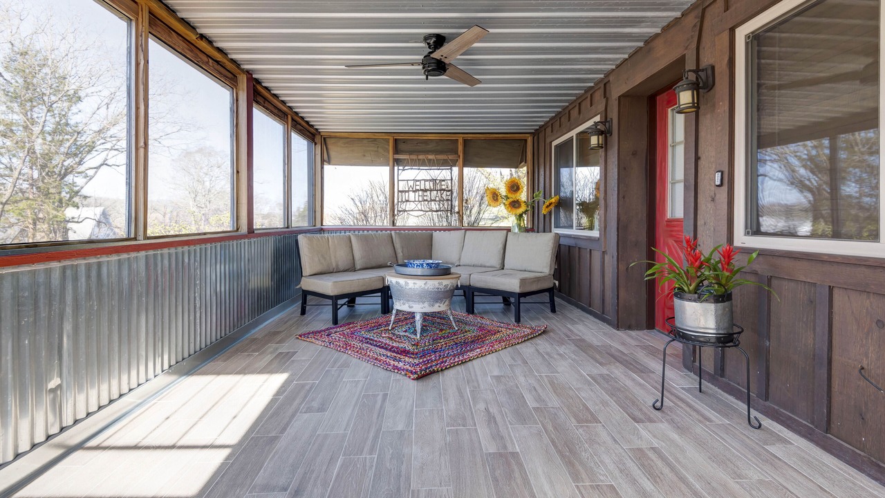 Photo of Patio Balcony in Lampe