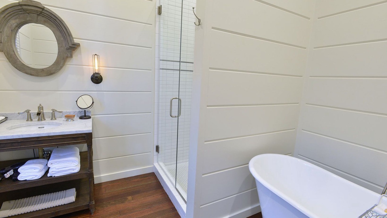 Photo of Bathroom in Downtown Memphis