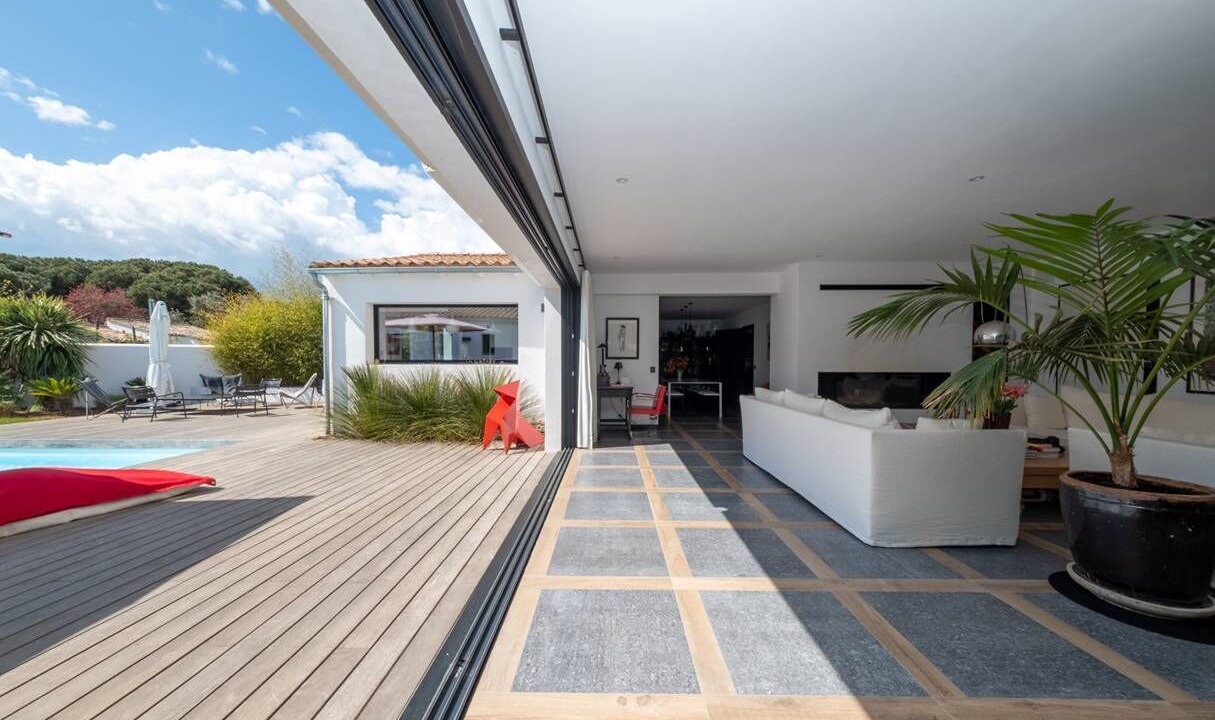 Photo of Patio Balcony in Les Portes-en-Re