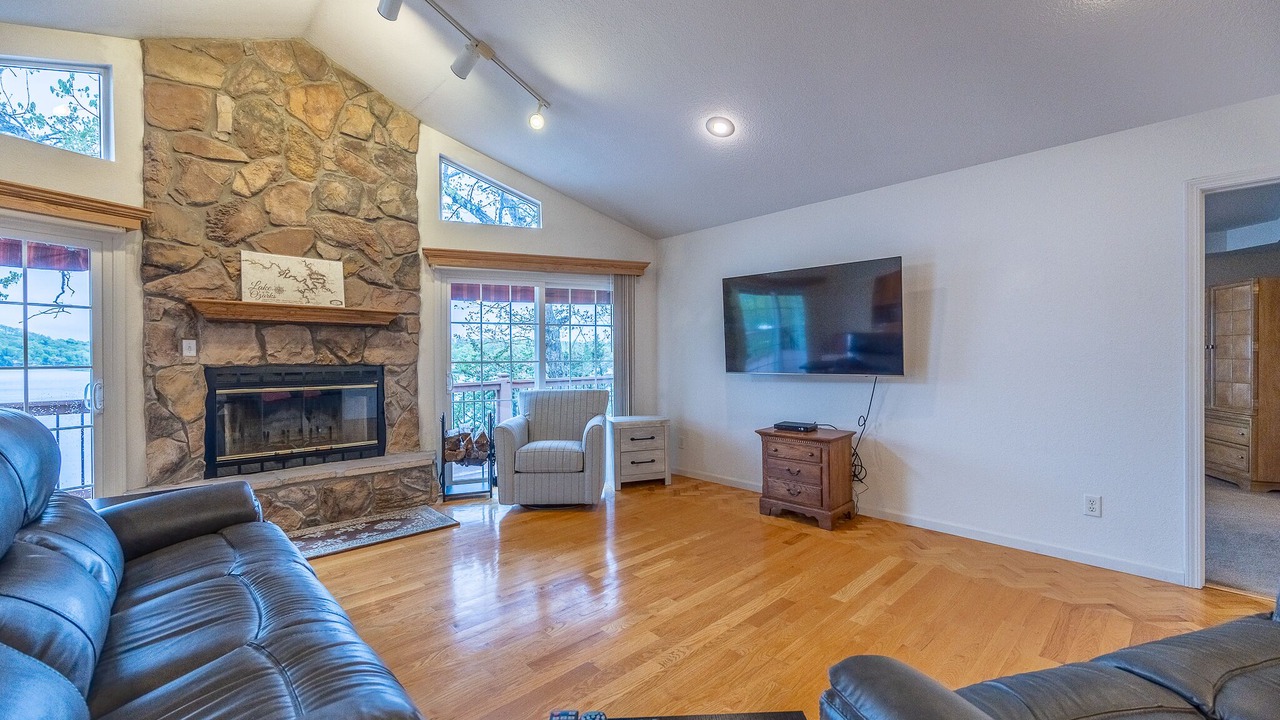 Photo of Livingroom in Lake of the Ozarks
