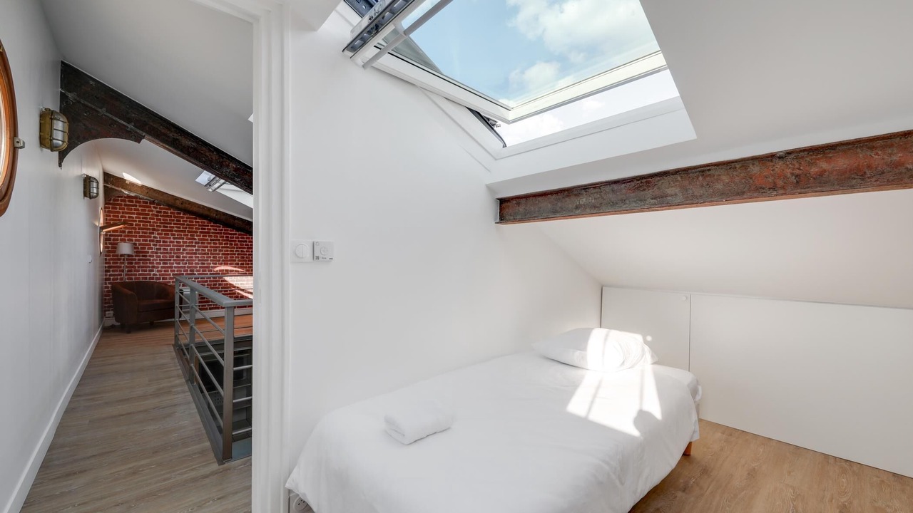 Photo of Bedroom in Arts-et-Metiers