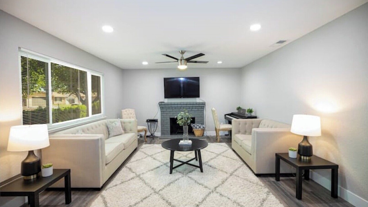Photo of Livingroom in Sacramento