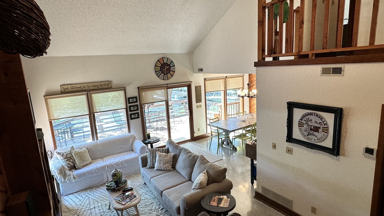 Photo of Livingroom in Lake of the Ozarks