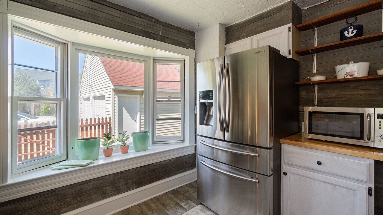 Photo of Bedroom in Willoughby Spit