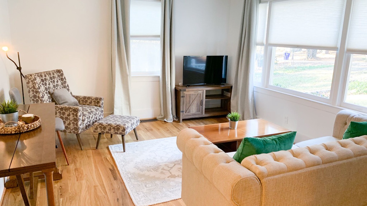 Photo of Livingroom in Chapel Hill