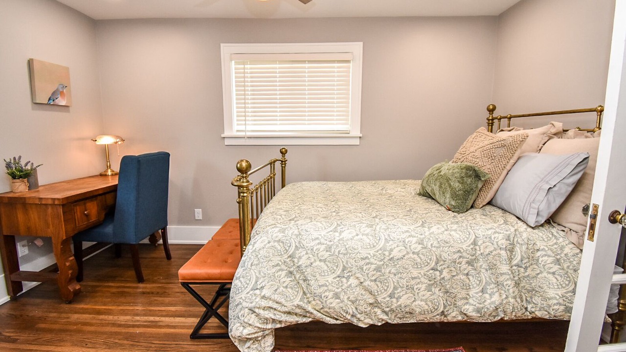 Photo of Bedroom in Peoria Heights