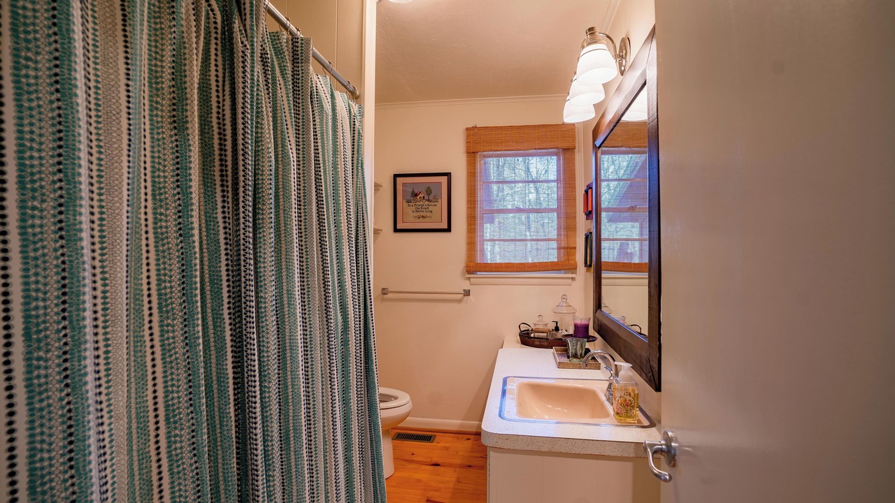 Photo of Bathroom in Greers Ferry
