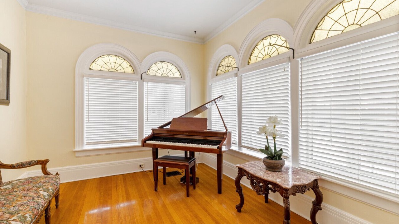 Photo of Bedroom in East Avenue