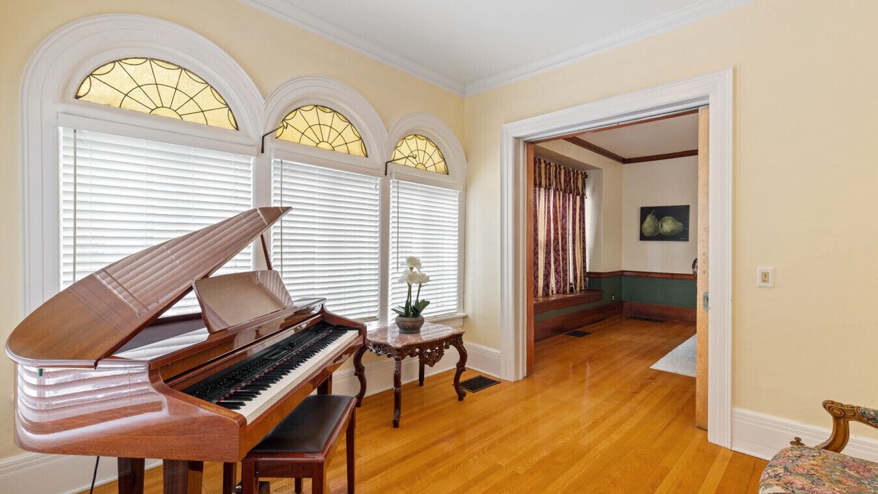 Photo of Bedroom in East Avenue