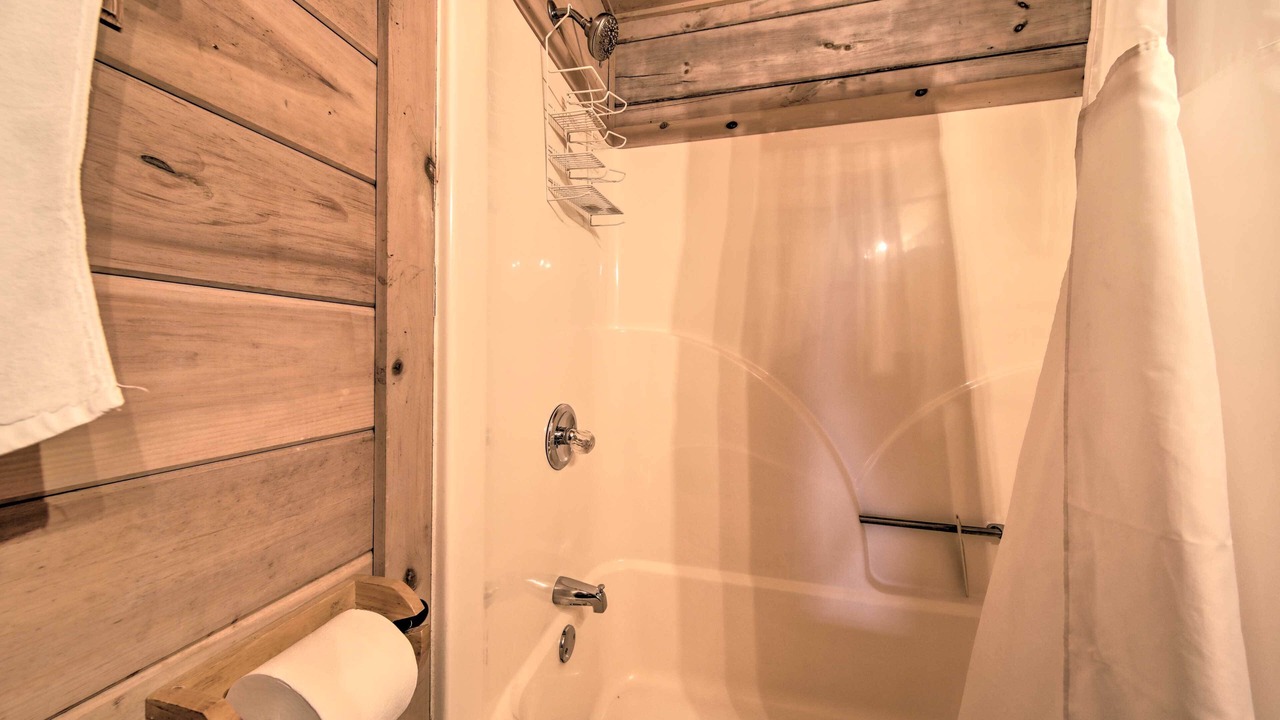 Photo of Bathroom in Hidden Lake