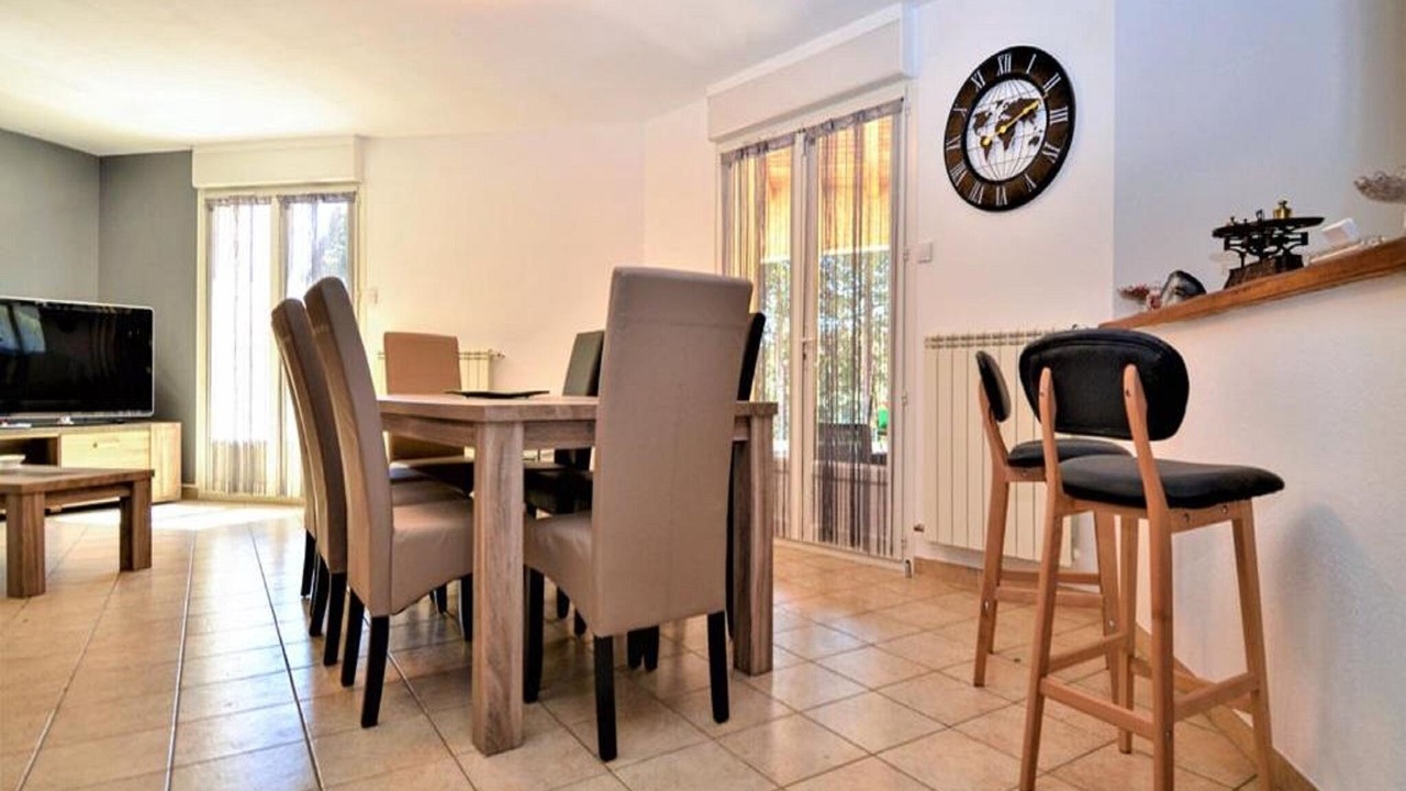 Photo of Livingroom in Saint-Laurent-La-Vernede