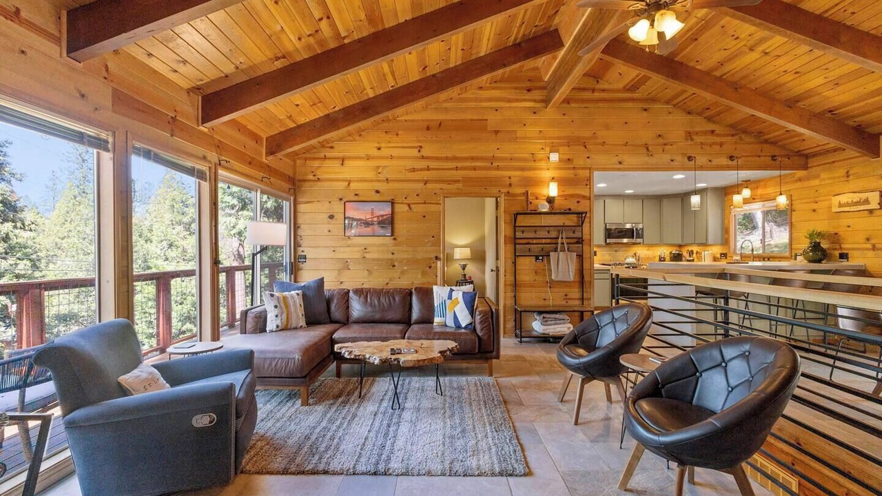 Photo of Livingroom in Twain Harte
