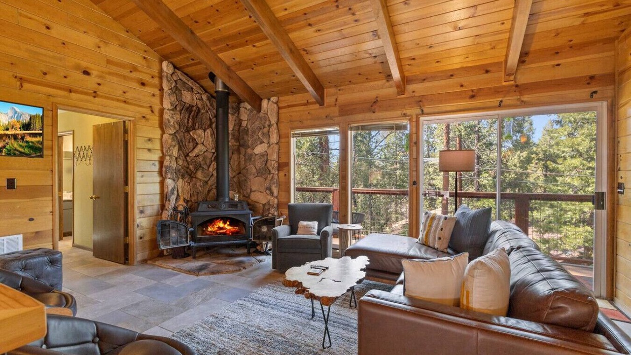 Photo of Livingroom in Twain Harte