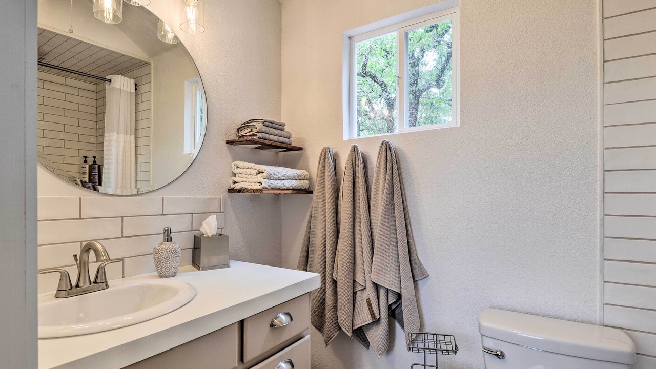 Photo of Bathroom in Forestburg