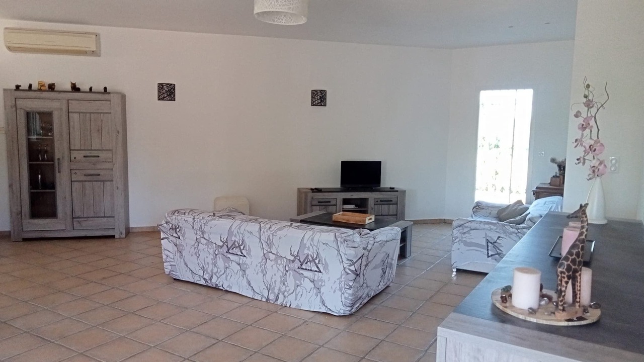 Photo of Livingroom in Jonquieres-Saint-Vincent