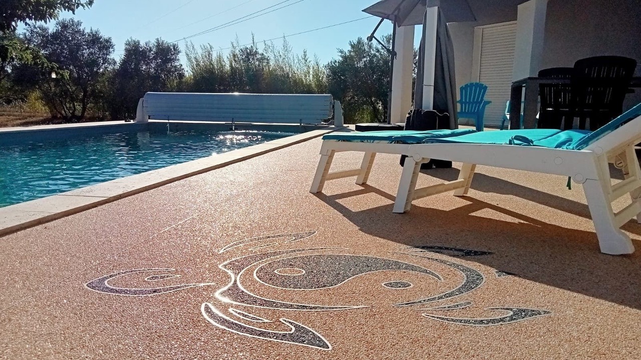 Photo of Outdoor in Jonquieres-Saint-Vincent