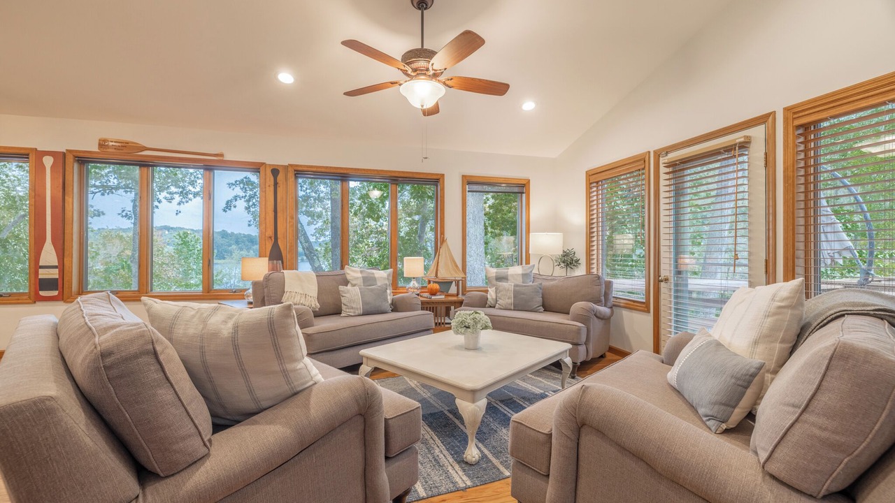 Photo of Livingroom in Innsbrook