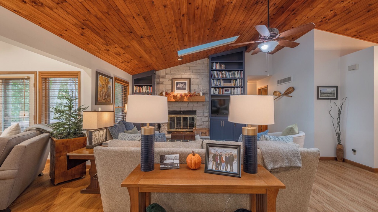 Photo of Livingroom in Innsbrook