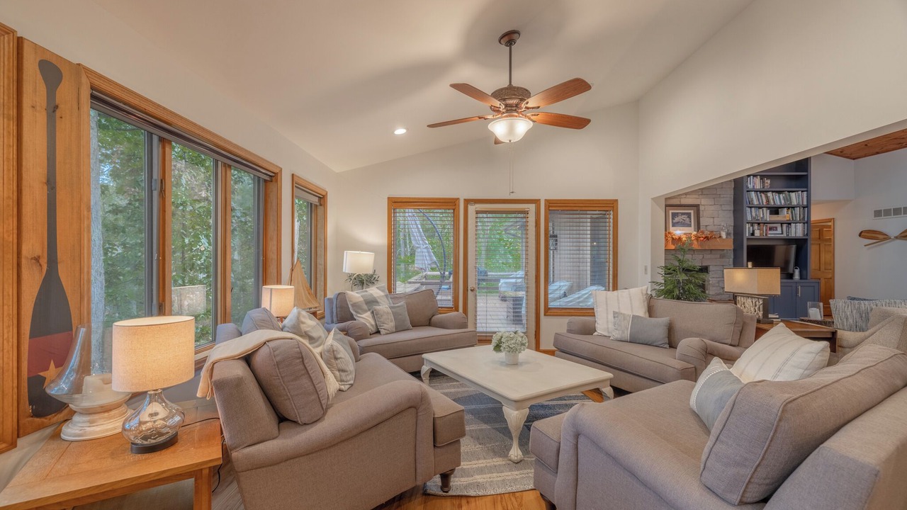 Photo of Livingroom in Innsbrook