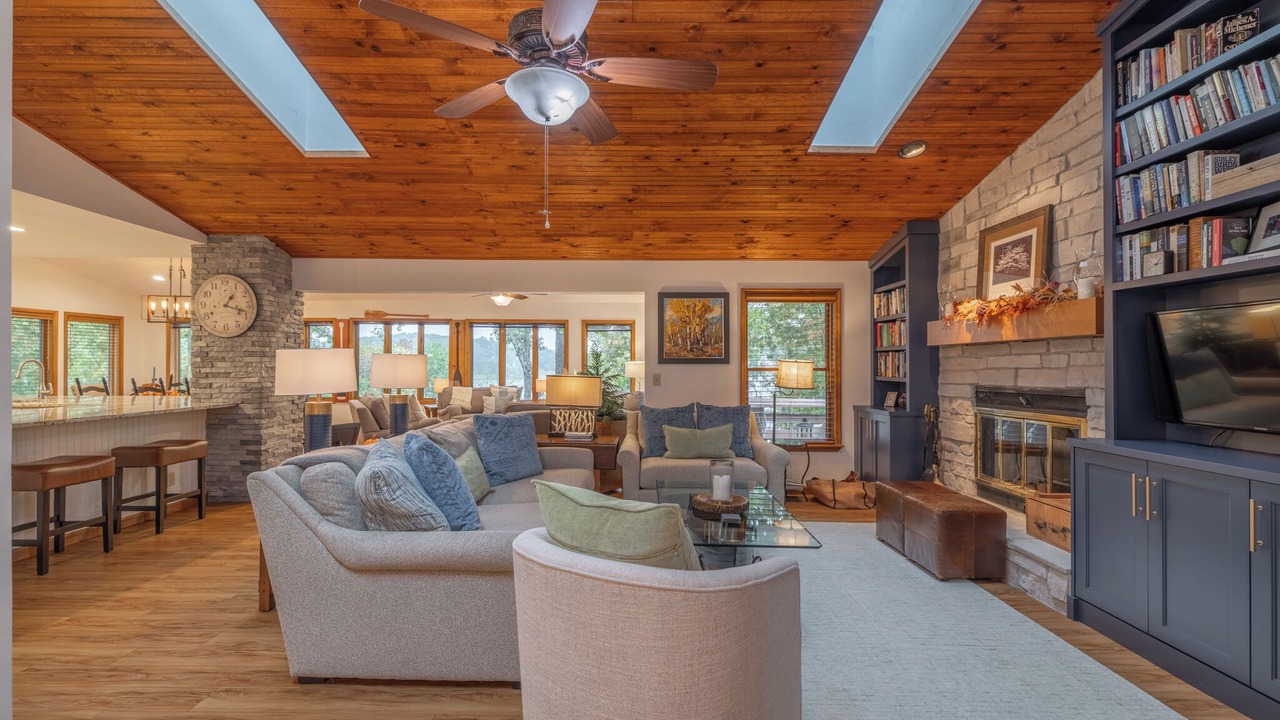 Photo of Livingroom in Innsbrook