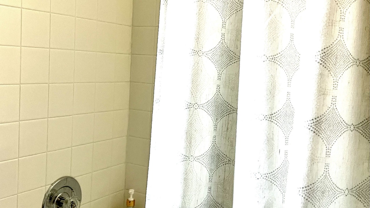 Photo of Bathroom in Elmo