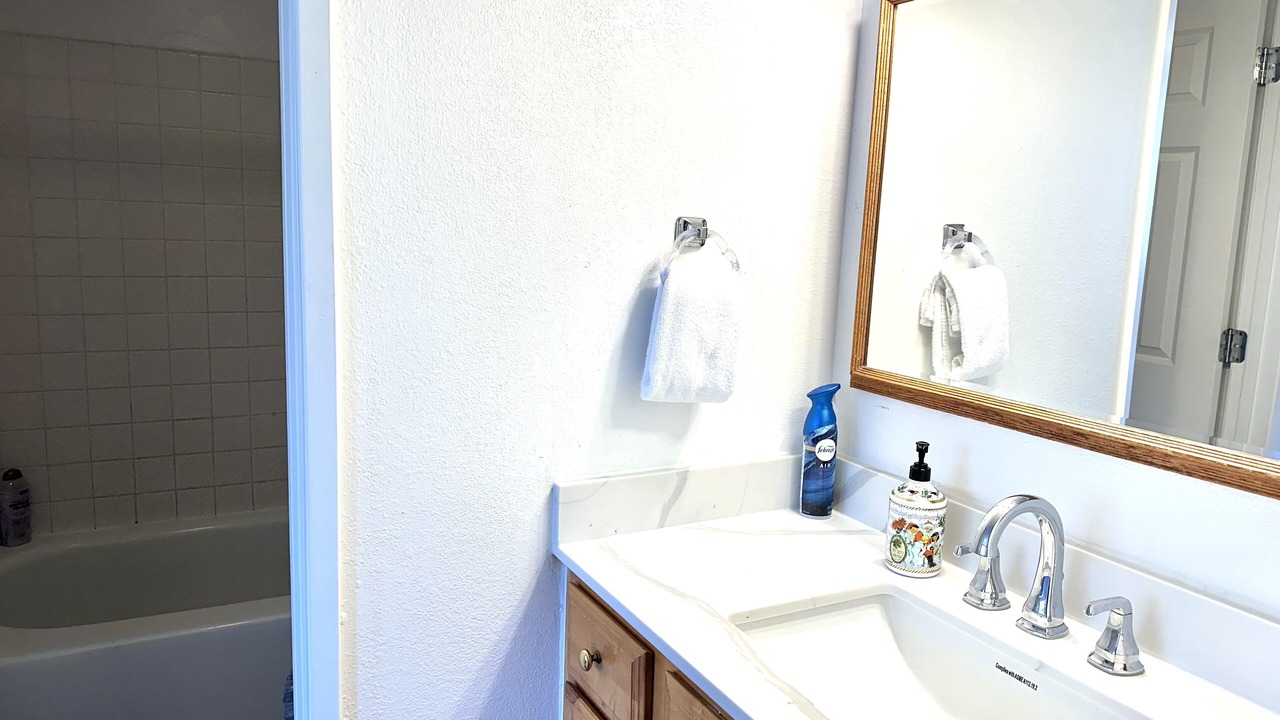 Photo of Bathroom in Kahana