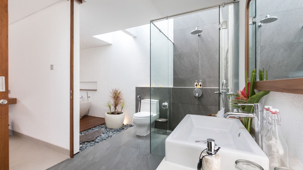 Photo of Bathroom in Sunset Road