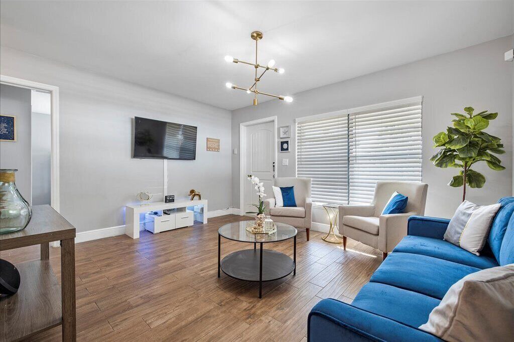 Photo of Livingroom in North Andrews Gardens