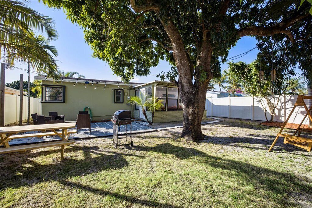 Photo of Outdoor in North Andrews Gardens