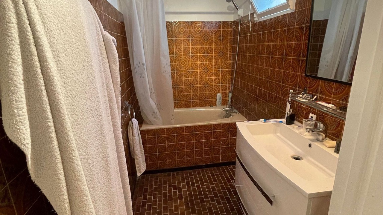 Photo of Bathroom in Cote Pavee