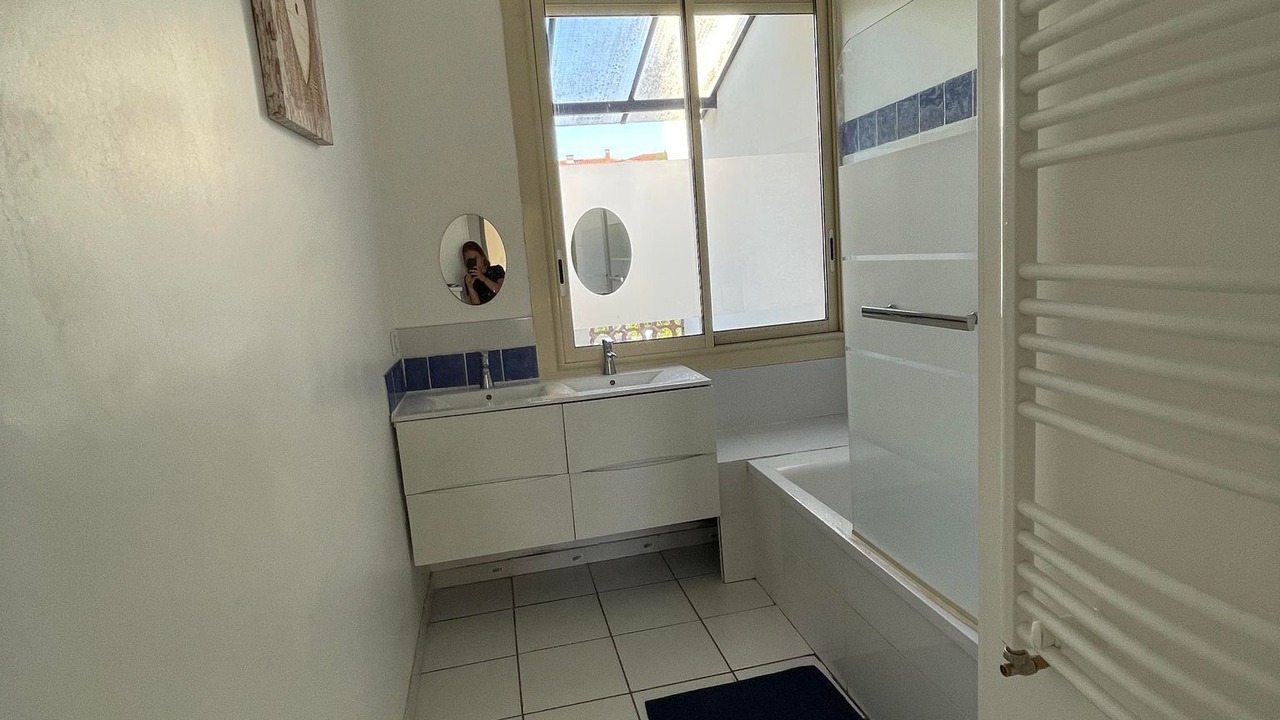 Photo of Bathroom in Cote Pavee