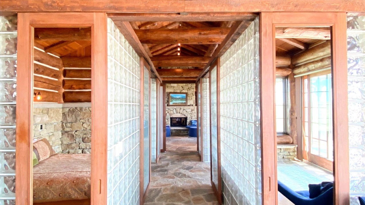 Photo of Others in Roberts