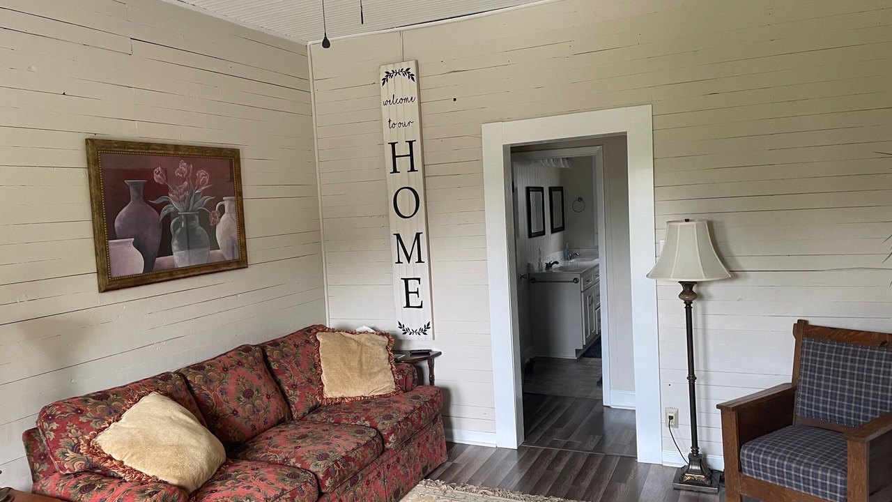 Photo of Livingroom in Rogersville
