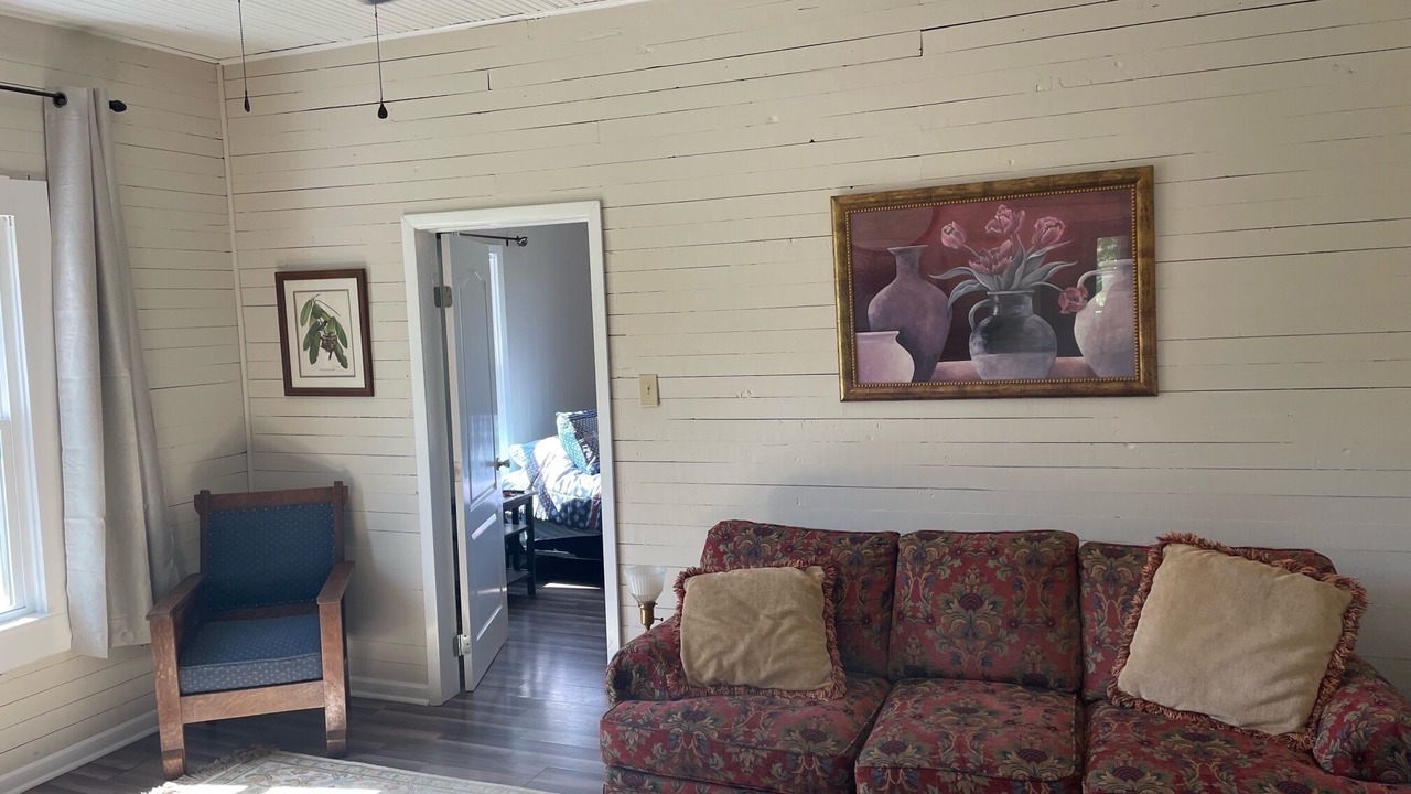 Photo of Livingroom in Rogersville